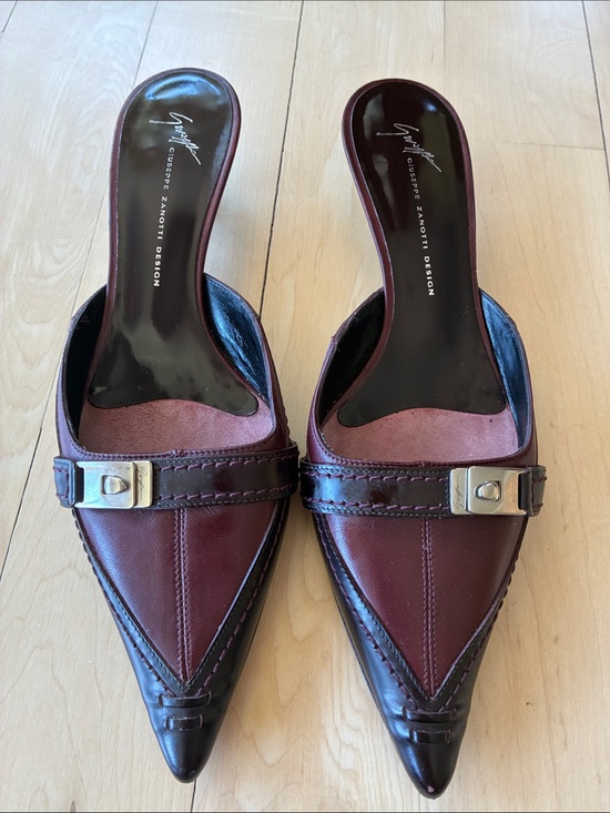 Giuseppe Zanotti Shoes - Vintage Giuseppe Zanotti Burgundy Pointed Leather Slip-On Mules/Kitten Heels